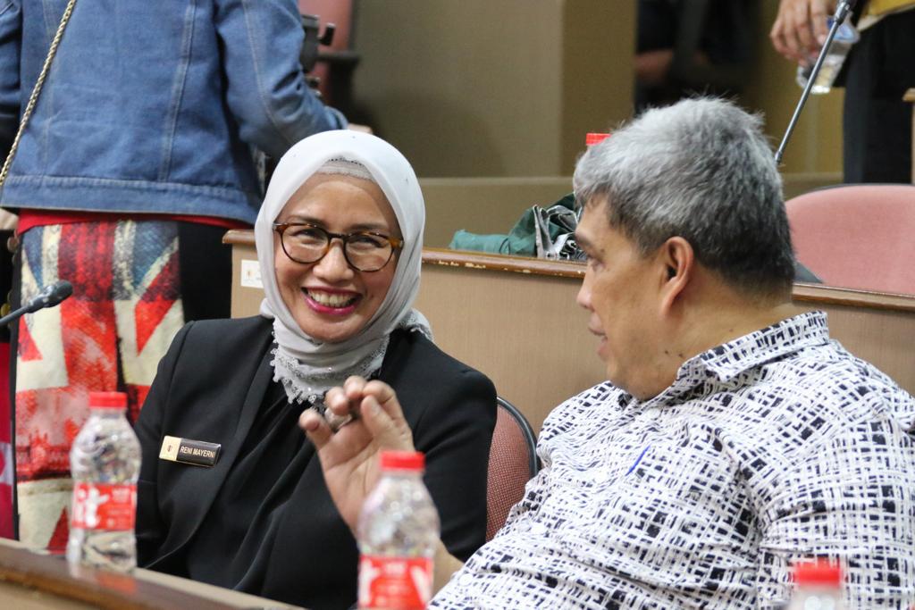 Deputi Bidang Kajian Strategis Lemhanas RI Prof Reni Mayerni MP dan Wakil Rektor III Universitas Andalas Ir Insannul Kamil saat diskusi terkait RUU Omnibus Law di Jakarta. Foto : Istimewa