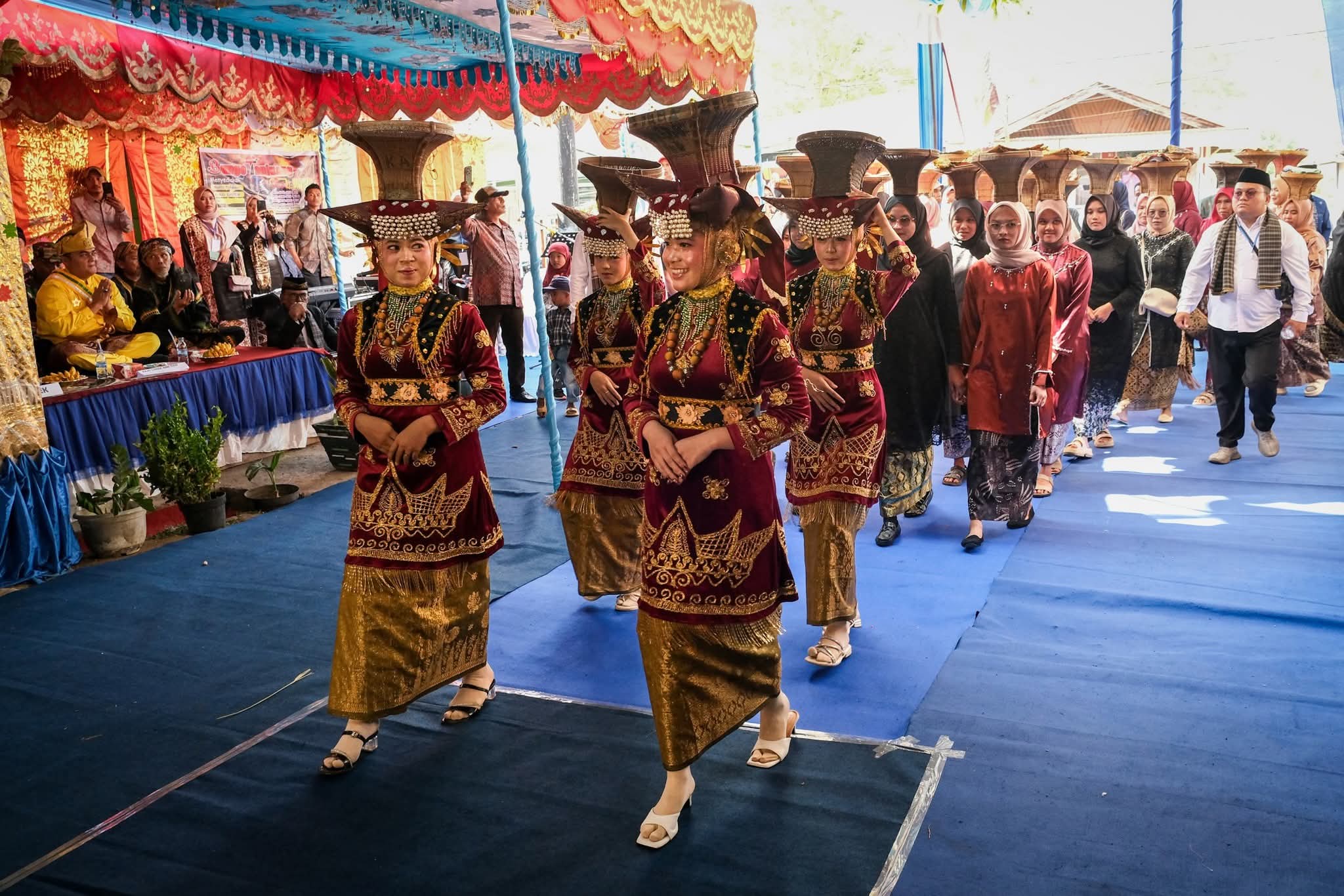 1.000-katidiang-saok-meriahkan-festival-langgam-nagari-tanjung-alam