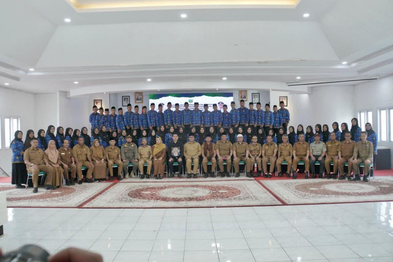 lantik-61-orang-pppk,-wako-hendri-arnis:-kuasai-bidang,-bekerjalah-dengan-penuh-dedikasi lantik-61-orang-pppk,-wako-hendri-arnis:-kuasai-bidang,-bekerjalah-dengan-penuh-dedikasi