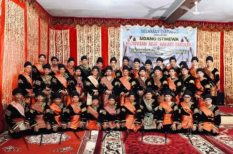37-pangulu-dari-delapan-suku-di-nagari-barulak-dilantik