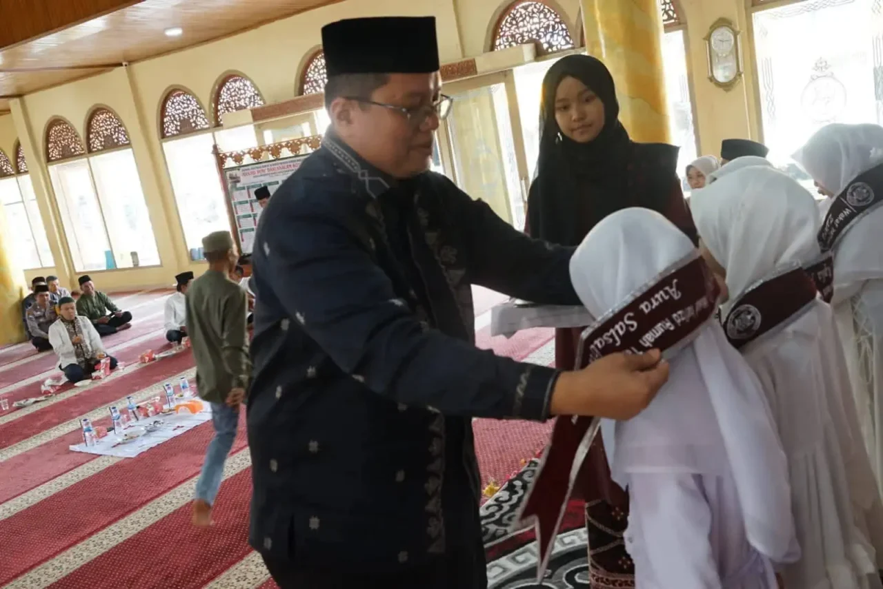 rumah-tahfidz-darussalam-nagari-koto-baru-gelar-wakaf-hafidz