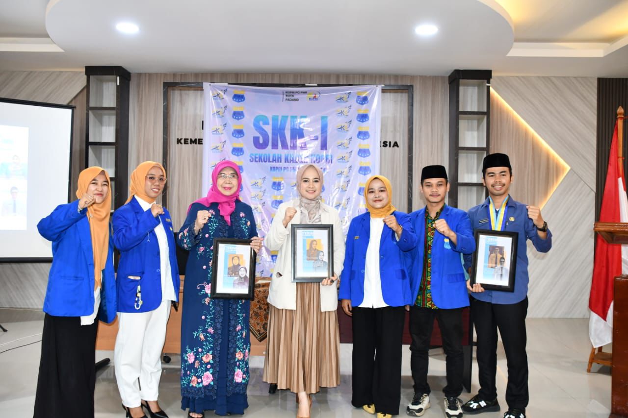 ketua-tp-pkk-kota-padang-dr-dian-puspita-jadi-narasumber-seminar-dan-sekolah-kader-kopri ketua-tp-pkk-kota-padang-dr-dian-puspita-jadi-narasumber-seminar-dan-sekolah-kader-kopri