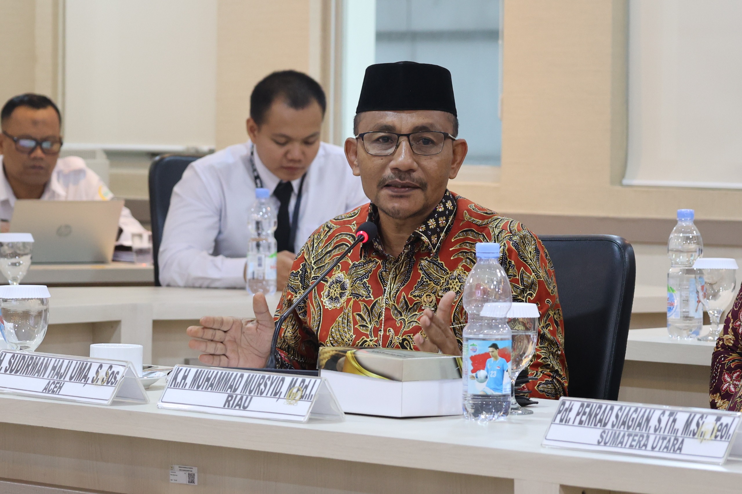 kritik-tajam-senator-haji-uma:-kebijakan-pemerintah-pusat-persempit-kewenangan-daerah kritik-tajam-senator-haji-uma:-kebijakan-pemerintah-pusat-persempit-kewenangan-daerah