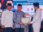 kemenag-anugerahi-padang-sebagai-kolaborator-pemda-terbaik-program-zakat-wakaf