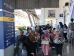 pariaman-ekspres,-kereta-wisata-rakyat-bawa-penumoang-menyusuri-alam-dan-budaya-pesisir-minangkabau
