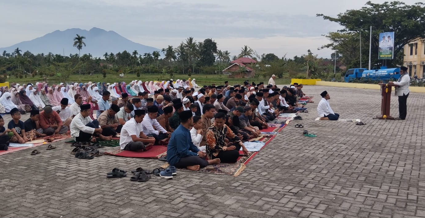 ikhtiar-hadapi-musim-kemarau-panjang,-pemkab-limapuluh-kota-gelar-shalat-istisqa ikhtiar-hadapi-musim-kemarau-panjang,-pemkab-limapuluh-kota-gelar-shalat-istisqa