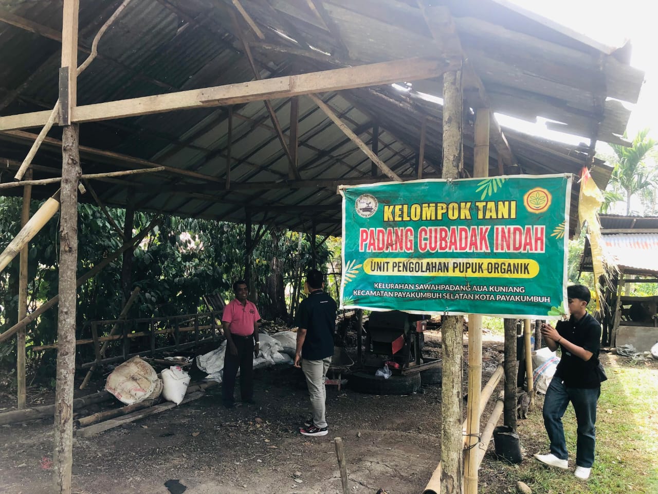 pt-semen-padang-dukung-produksi-pupuk-organik,-targetkan-5-ton-per-bulan-di-payakumbuh