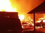 empat-rumah-hangus-terbakar-di-parak-gadang,-kerugian-ditaksir-capai-rp1-miliar