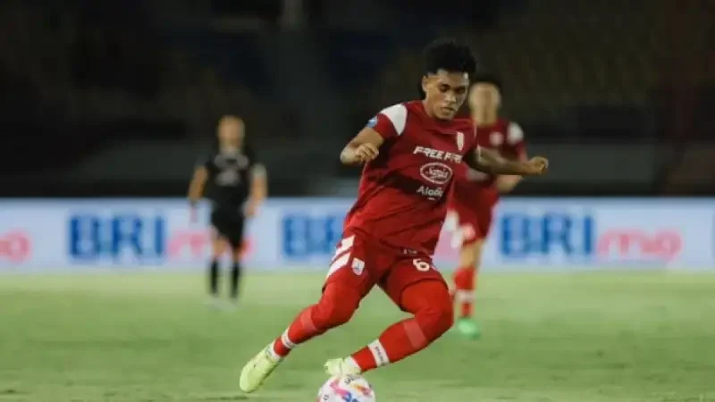 hari-ini-pemain-baru-semen-padang-fc-ripal-wahyudi-merapat 