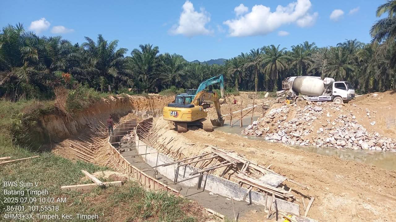 proyek-pengendalian-banjir-di-dharmasraya-senilai-rp52-miliar-dimulai proyek-pengendalian-banjir-di-dharmasraya-senilai-rp52-miliar-dimulai