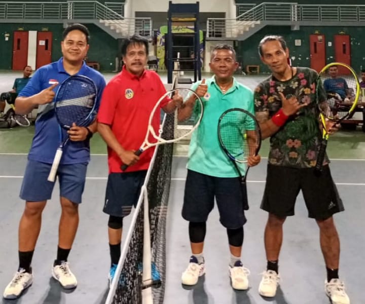 sempat-bermain-tenis-dengan-sang-juara,-semangat-ardipal-kian-menyala sempat-bermain-tenis-dengan-sang-juara,-semangat-ardipal-kian-menyala