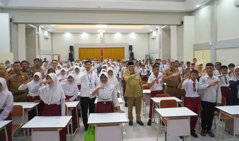 sekolah-rakyat-dimulai-di-padang,-siswa-kurang-mampu-akhirnya-bersekolah sekolah-rakyat-dimulai-di-padang,-siswa-kurang-mampu-akhirnya-bersekolah