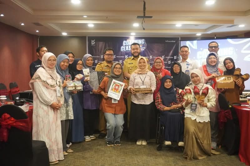 wako-fadly-amran-dorong-umkm-kota-padang-go-digital-dengan-memanfaatkan-media-sosial wako-fadly-amran-dorong-umkm-kota-padang-go-digital-dengan-memanfaatkan-media-sosial