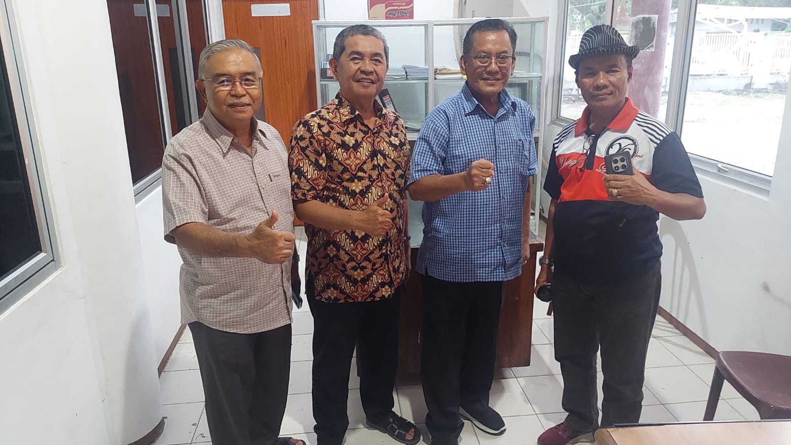 pertandingan-domino-hut-pwri-sumbar-berakhir,-pasangan-ahmad-nasir/hasmy-juara pertandingan-domino-hut-pwri-sumbar-berakhir,-pasangan-ahmad-nasir/hasmy-juara