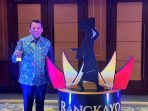 prof-ganefri-terima-penghargaan-minang-awards-2025-kategori-tokoh-inspiratif-bidang-pendidikan