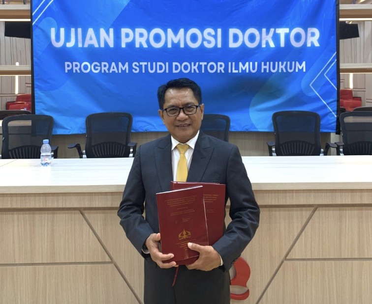 bupati-dari-“nagari-para-ajo”-itu-raih-cum-laude-doktor-ilmu-hukum-trisakti bupati-dari-“nagari-para-ajo”-itu-raih-cum-laude-doktor-ilmu-hukum-trisakti