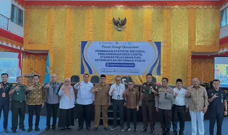 badan-publik-se-pasaman-barat-tandatangani-komitmen-kip