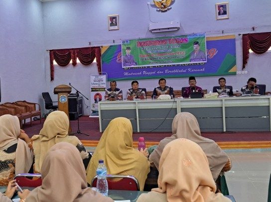kepala-man-2-padang-tegaskan-kesiapan-terapkan-lima-hari-kerja kepala-man-2-padang-tegaskan-kesiapan-terapkan-lima-hari-kerja