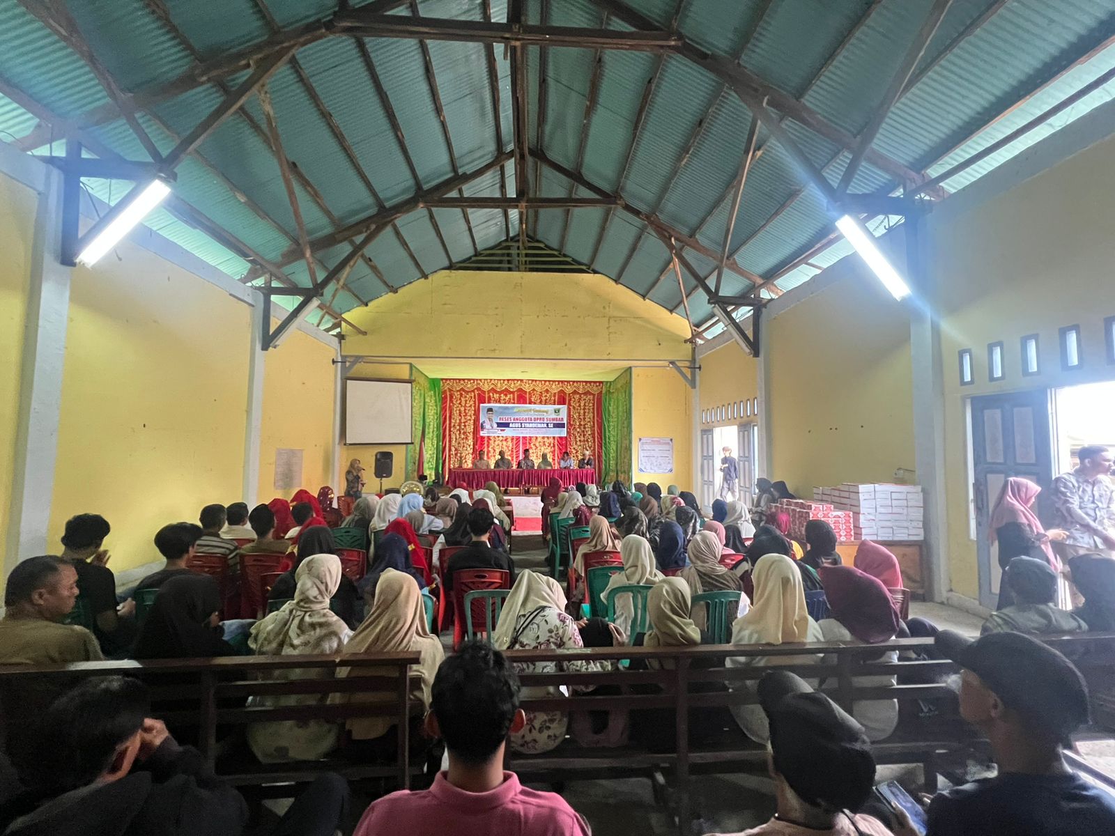 reses-di-nagari-sirukam,-anggota-dprd-sumbar-agus-syahdeman-berharap-peningkatan-kesejahteraan-petani reses-di-nagari-sirukam,-anggota-dprd-sumbar-agus-syahdeman-berharap-peningkatan-kesejahteraan-petani