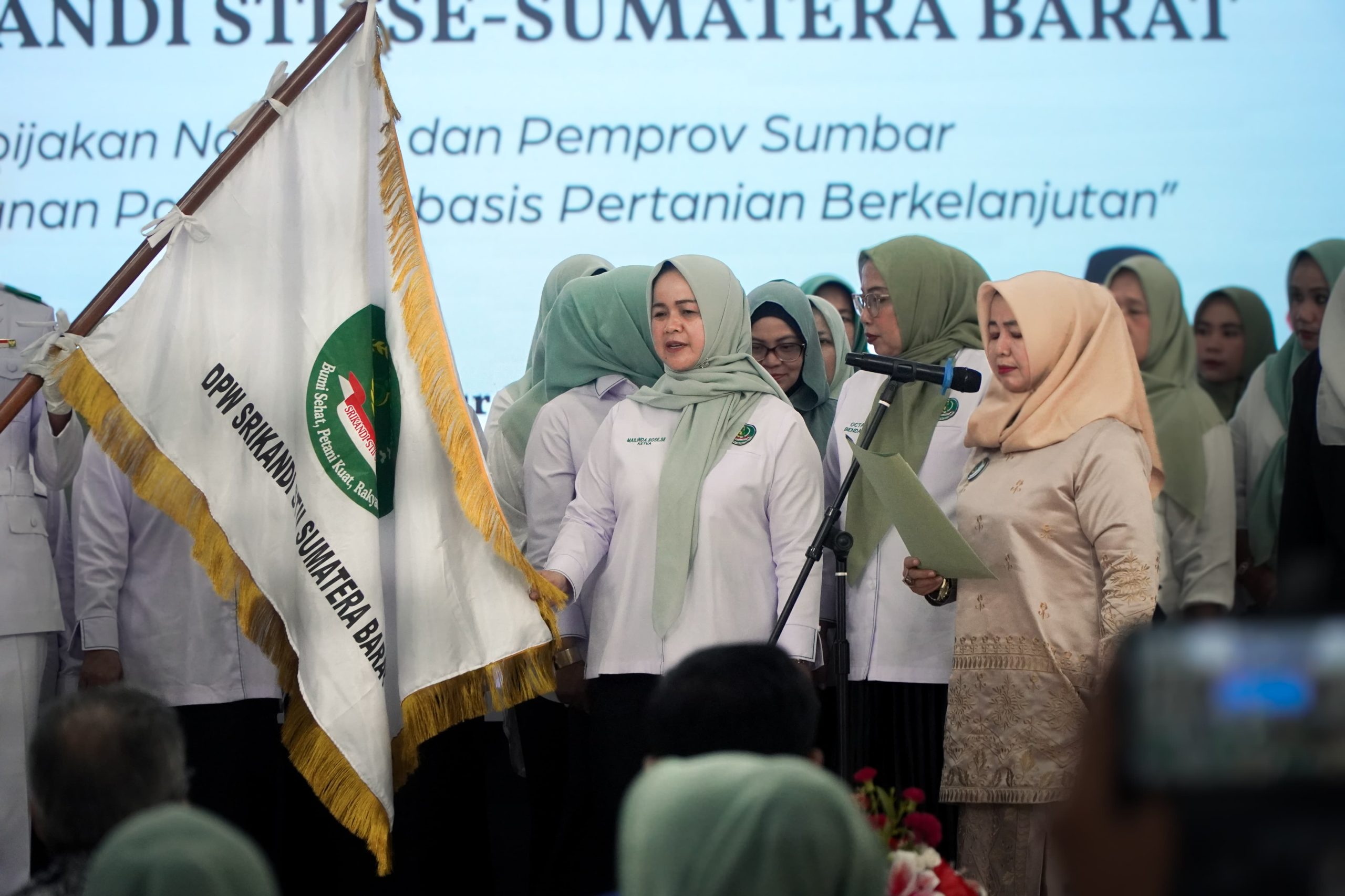 talkshow-saat-pelantikan-srikandi-stii-sumbar,-bahas-ketahanan-pangan-dan-masa-depan-pertanian-indonesia