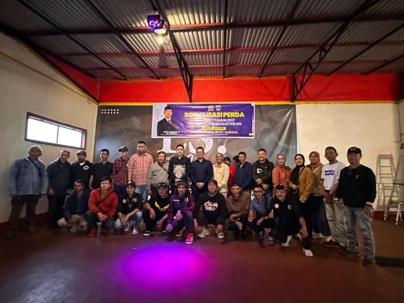 wakil-ketua-komisi-iv-drrd-sumbar-erick-hamdani-sosper-tentang-ketenagalistrikan-di-padang-panjang wakil-ketua-komisi-iv-drrd-sumbar-erick-hamdani-sosper-tentang-ketenagalistrikan-di-padang-panjang