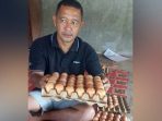 dari-honorer-jadi-juragan,-rinaldi-sikumbang-sukses-kembangkan-ayam-buras