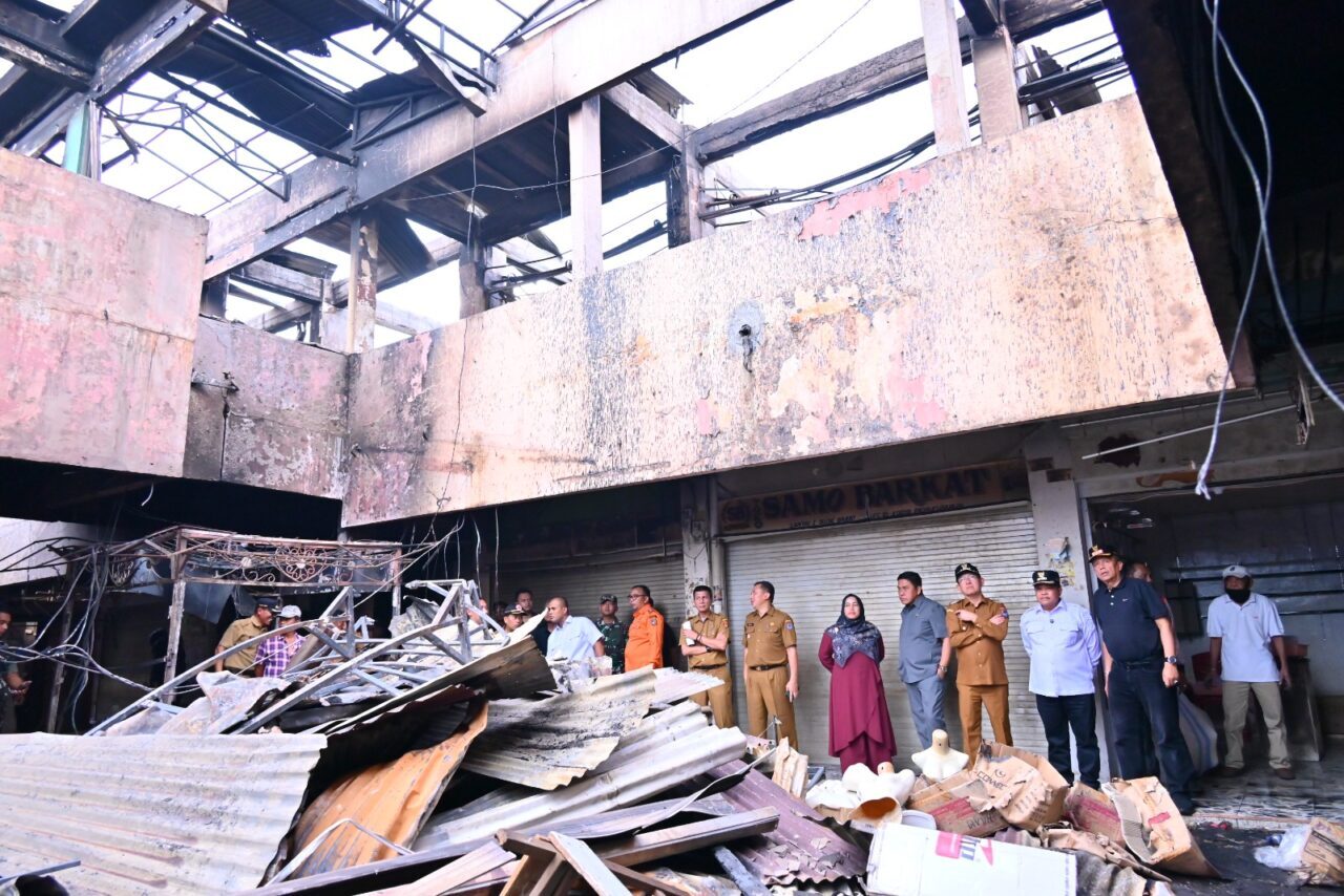 data-sementara-kebakaran-pasar-payakumbuh;-kerugian-rp65-miliar,-485-toko-ludes data-sementara-kebakaran-pasar-payakumbuh;-kerugian-rp65-miliar,-485-toko-ludes