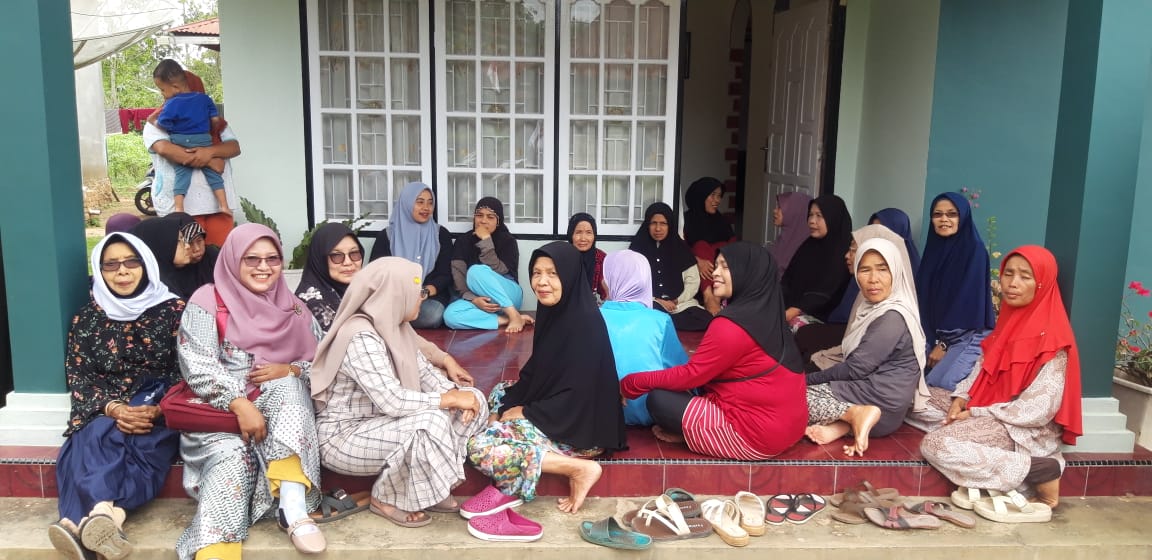 dengar-aspirasi,-hj-nevi-zuairina-sapa-masyarakat-di-nagari-panampuang-agam dengar-aspirasi,-hj-nevi-zuairina-sapa-masyarakat-di-nagari-panampuang-agam