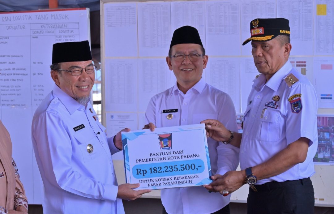 pemko-padang-bantu-kebakaran-pasar-payakumbuh-sebesar-rp182-juta pemko-padang-bantu-kebakaran-pasar-payakumbuh-sebesar-rp182-juta
