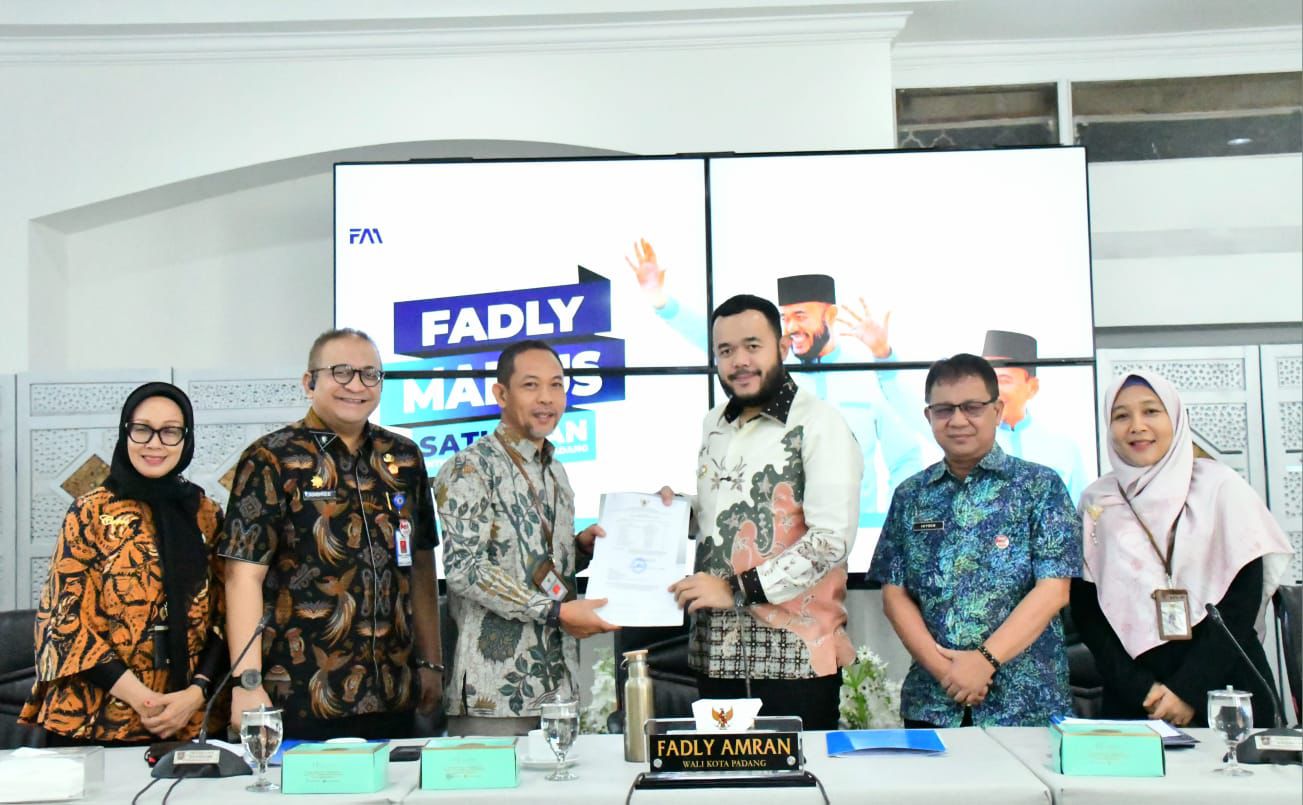 patuh-pengadaan-barang-dan-jasa,-wako-fadly-amran-terima-tim-bpk-ri-perwakilan-sumbar patuh-pengadaan-barang-dan-jasa,-wako-fadly-amran-terima-tim-bpk-ri-perwakilan-sumbar
