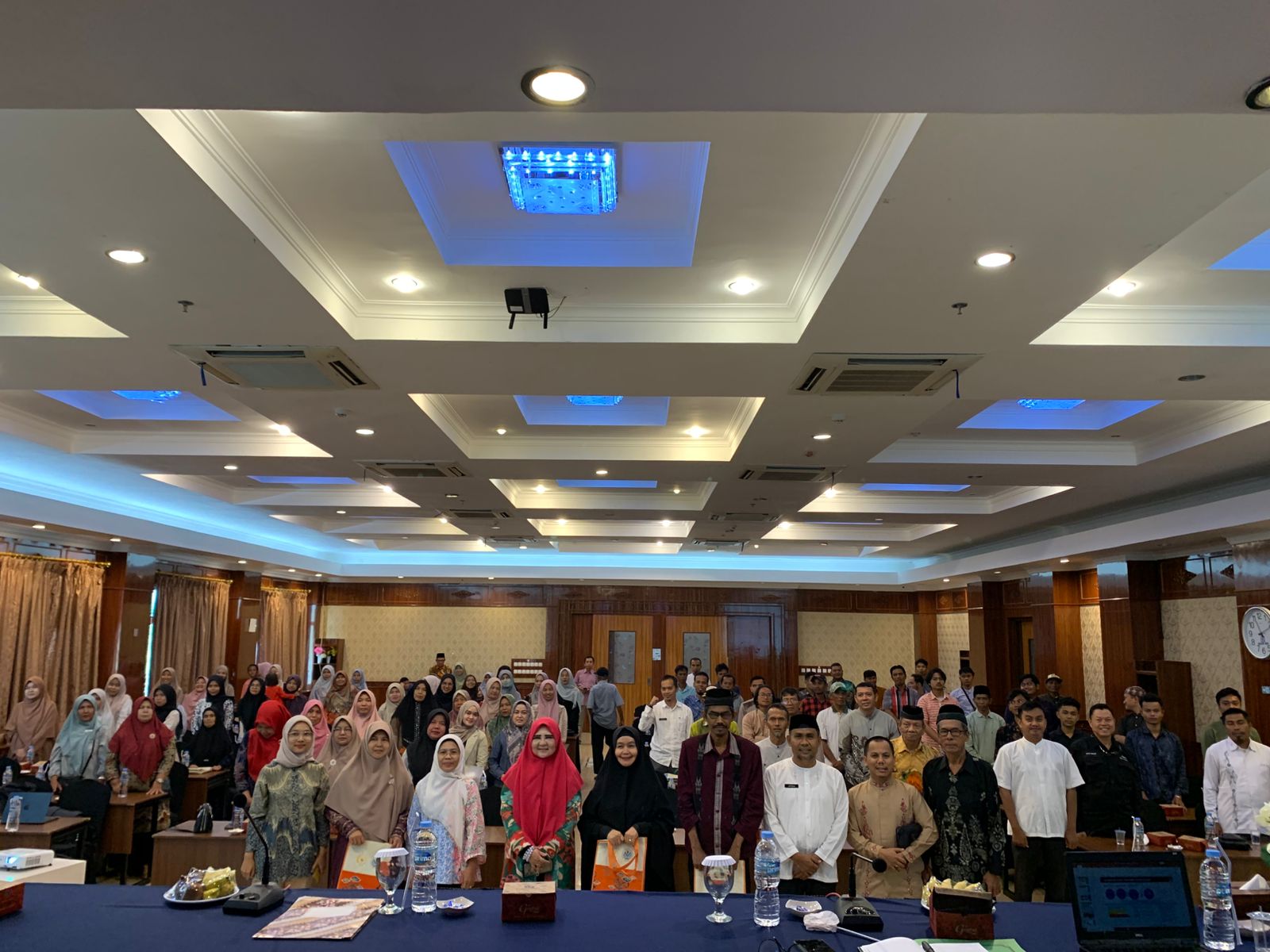 agam-sehat,-hj-nevi-zuairina-dorong-gerakan-kolektif-pengurangan-sampah-berbasis-komunitas agam-sehat,-hj-nevi-zuairina-dorong-gerakan-kolektif-pengurangan-sampah-berbasis-komunitas