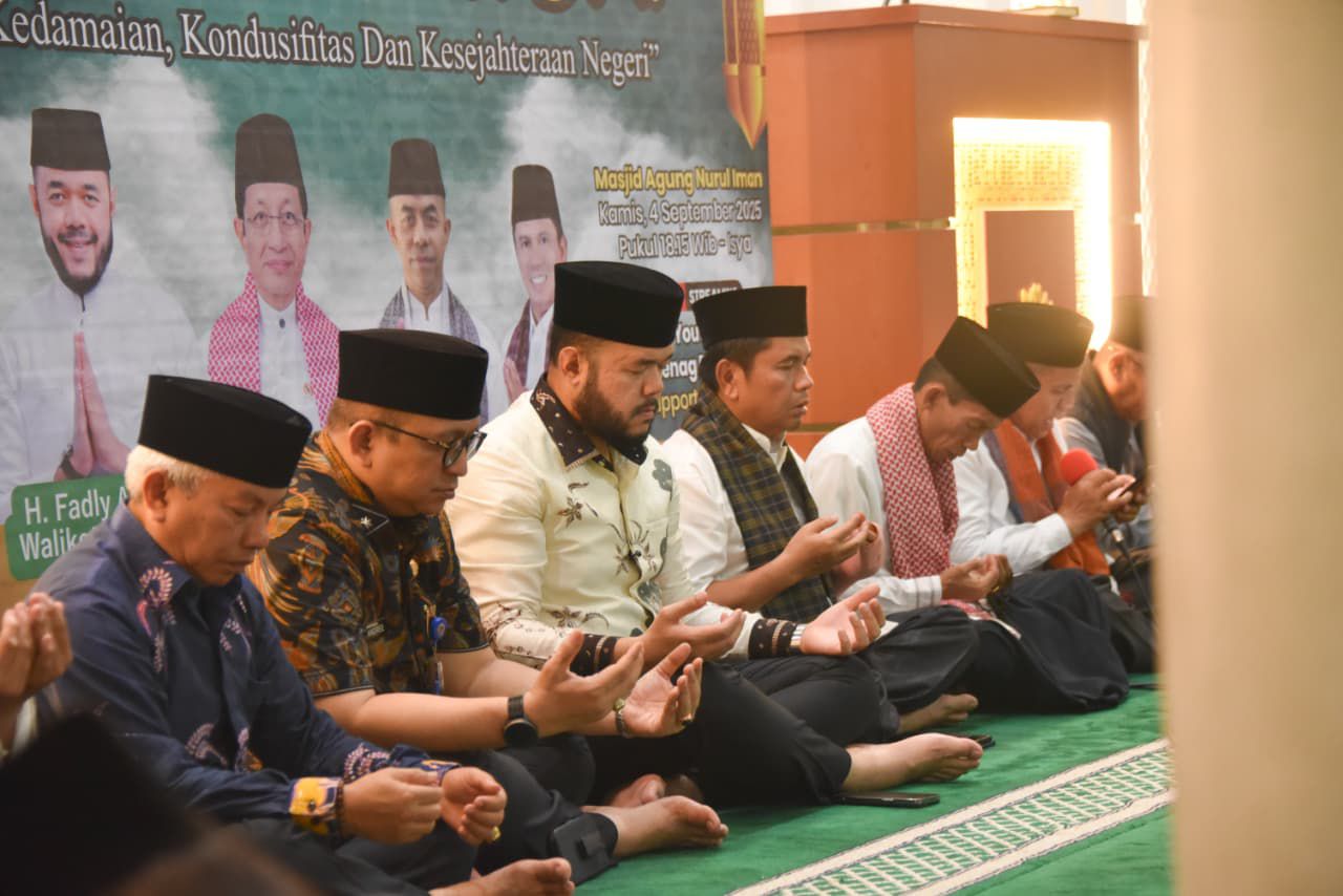 wako-fadly-amran-dzikir-dan-doa-bersama-untuk-kedamaian-dan-kemajuan-bangsa wako-fadly-amran-dzikir-dan-doa-bersama-untuk-kedamaian-dan-kemajuan-bangsa