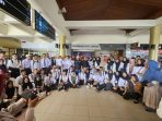 ketua-apkasindo-lepas-penerima-beasiswa-sdm-sawit-ke-yogyakarta,-kadisbun-sumbar-apresiasi