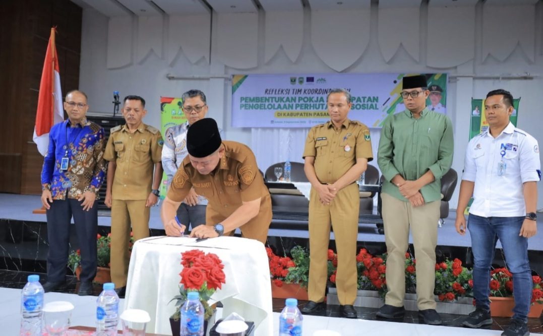 bupati-welly-suhery-buka-forum-refleksi-pembentukan-kelompok-kerja-percepatan-perhutanan-sosial bupati-welly-suhery-buka-forum-refleksi-pembentukan-kelompok-kerja-percepatan-perhutanan-sosial