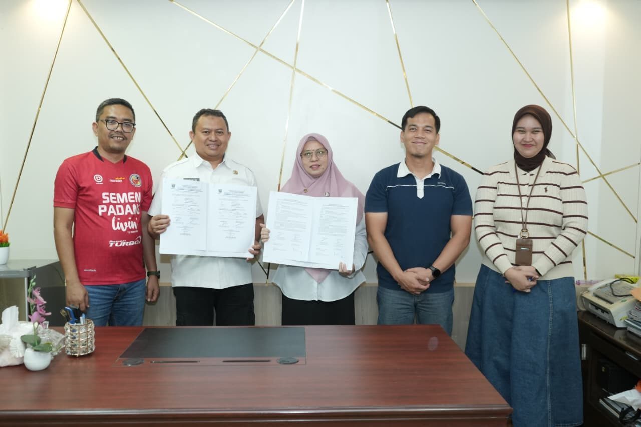 serah-terima-jabatan-kepala-biro-adpim-setdaprov-sumbar,-dari-mursalim-ke-dirse-novera serah-terima-jabatan-kepala-biro-adpim-setdaprov-sumbar,-dari-mursalim-ke-dirse-novera