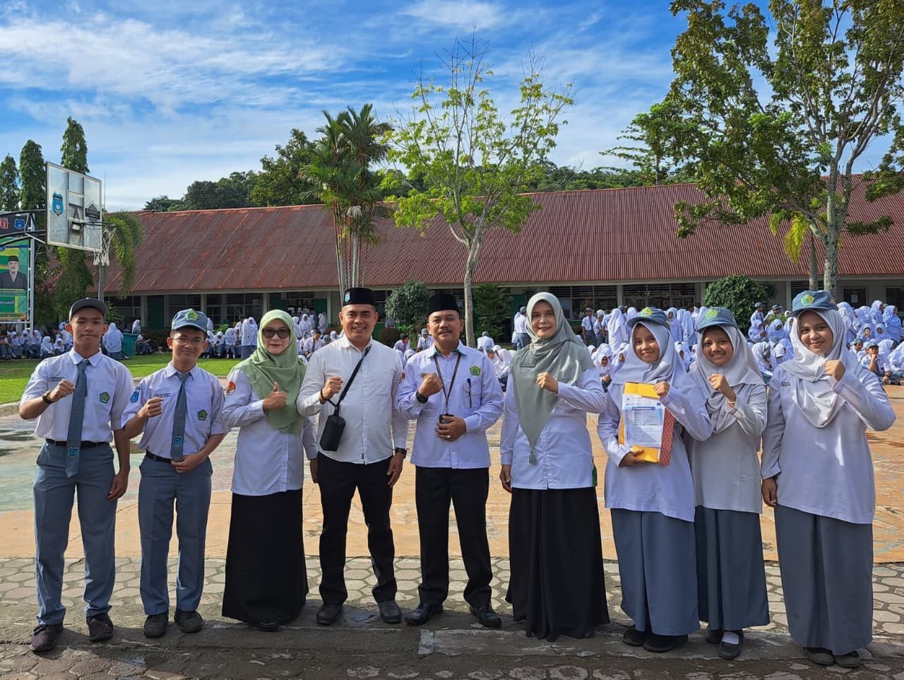 keren!-siswa-man-2-padang-juara-3-nasional-lomba-video-penyelamatan-danau keren!-siswa-man-2-padang-juara-3-nasional-lomba-video-penyelamatan-danau