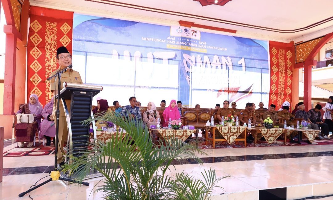 hari-ulang-tahun-ke-70-sman-1-payakumbuh-dihadiri-wali-kota-zulmaeta hari-ulang-tahun-ke-70-sman-1-payakumbuh-dihadiri-wali-kota-zulmaeta