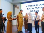 dapat-kacamata-gratis,-penglihatan-siti-maula-kembali-terang