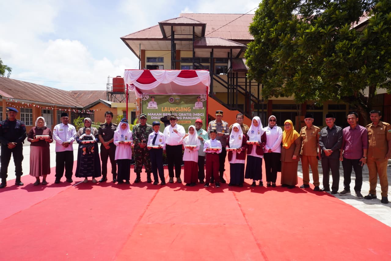 wujudkan-generasi-cerdas-dan-sehat,-wako-hendri-arnis-mulai-program-makan-bergizi-gratis