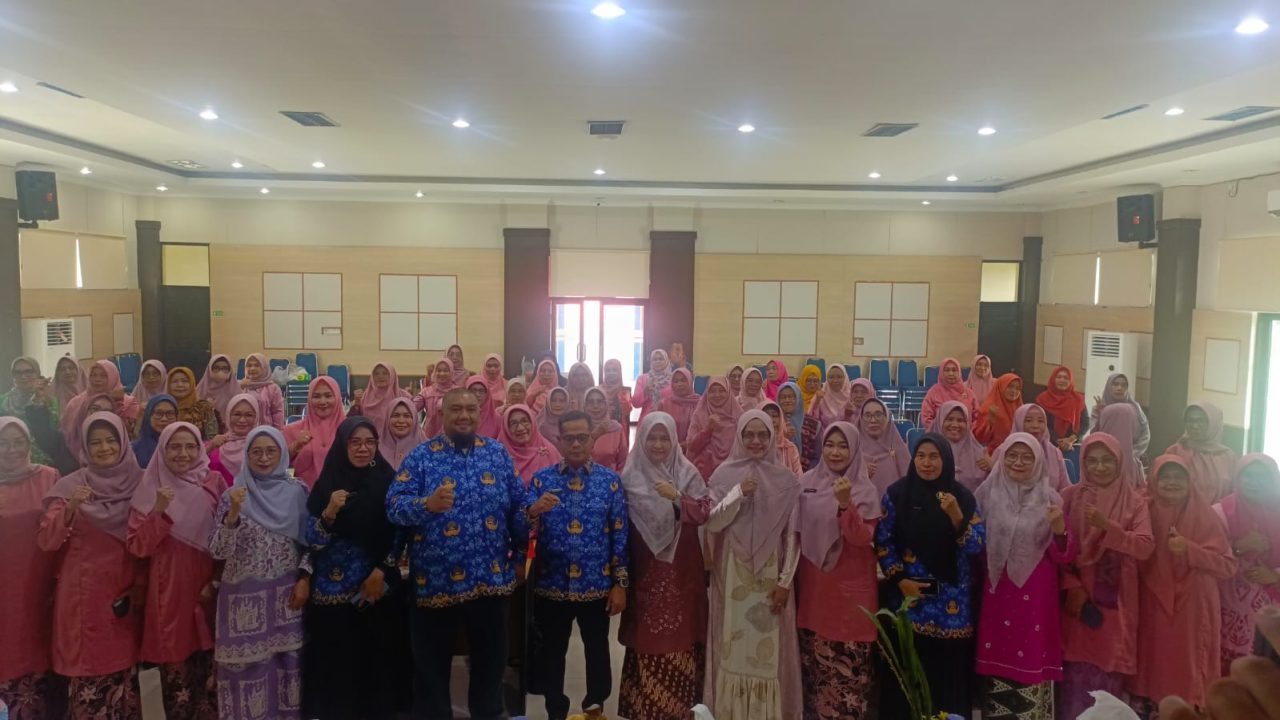 wabup-risnaldi-ajak-organisasi-wanita-perkuat-edukasi-keluarga-di-era-digitalisasi wabup-risnaldi-ajak-organisasi-wanita-perkuat-edukasi-keluarga-di-era-digitalisasi