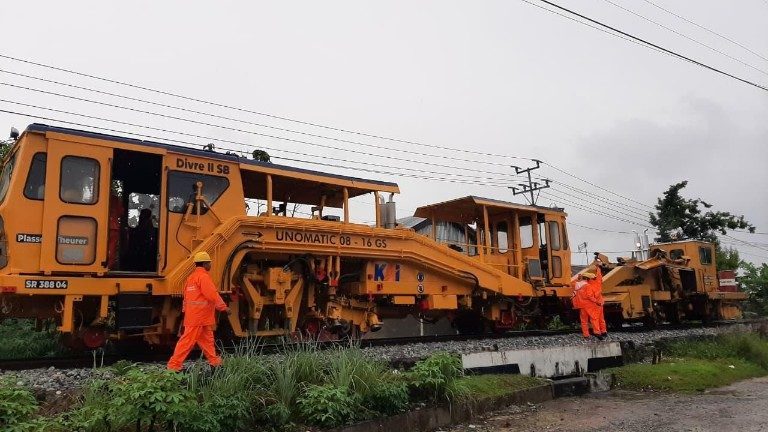 kai-divre-ii-sumbar-perketat-mitigasi-musim-hujan,-keselamatan-penumpang-jadi-prioritas kai-divre-ii-sumbar-perketat-mitigasi-musim-hujan,-keselamatan-penumpang-jadi-prioritas