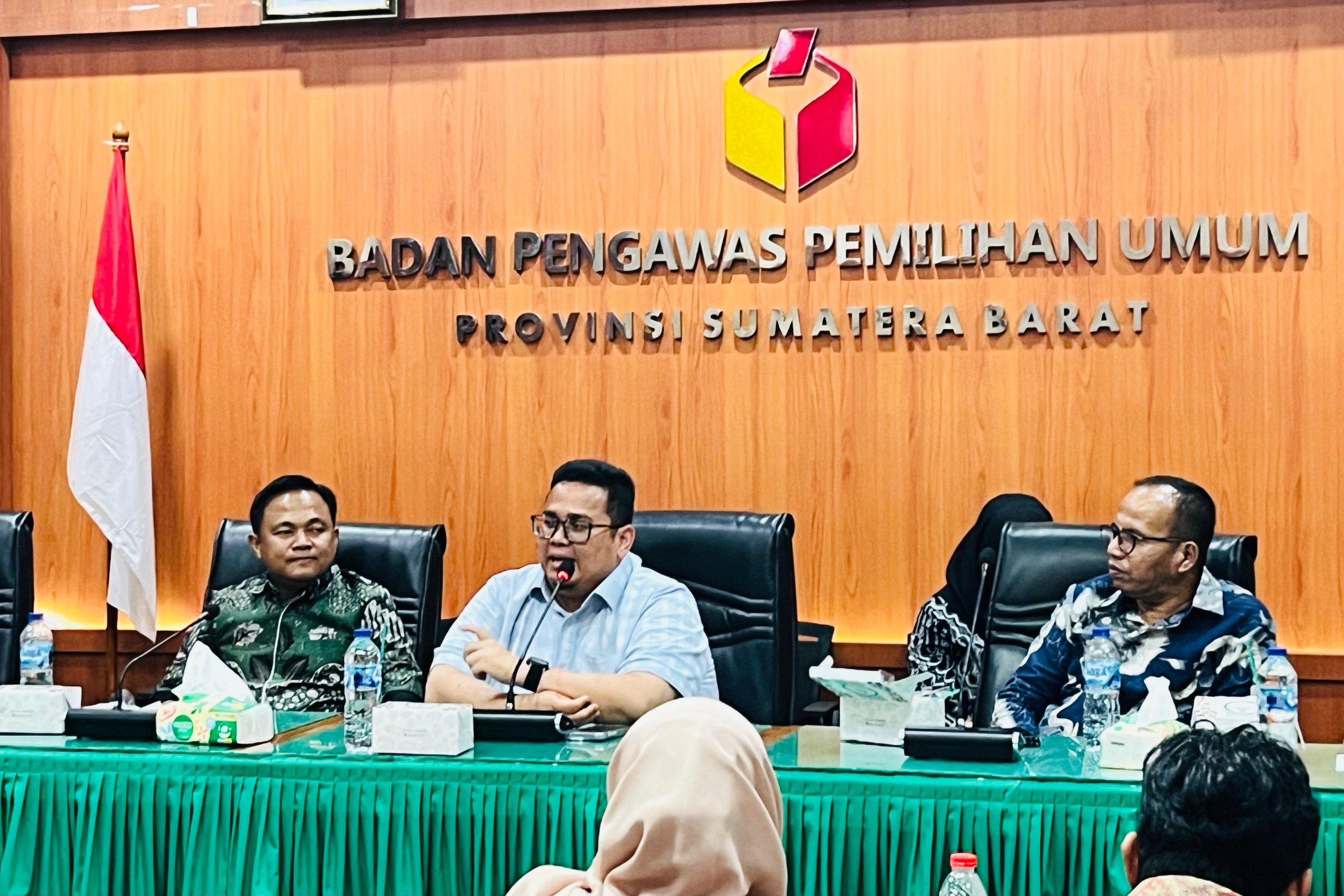 rahmat-bagja:-pengawasan-data-pemilih-kunci-demokrasi-bersih-di-sumbar