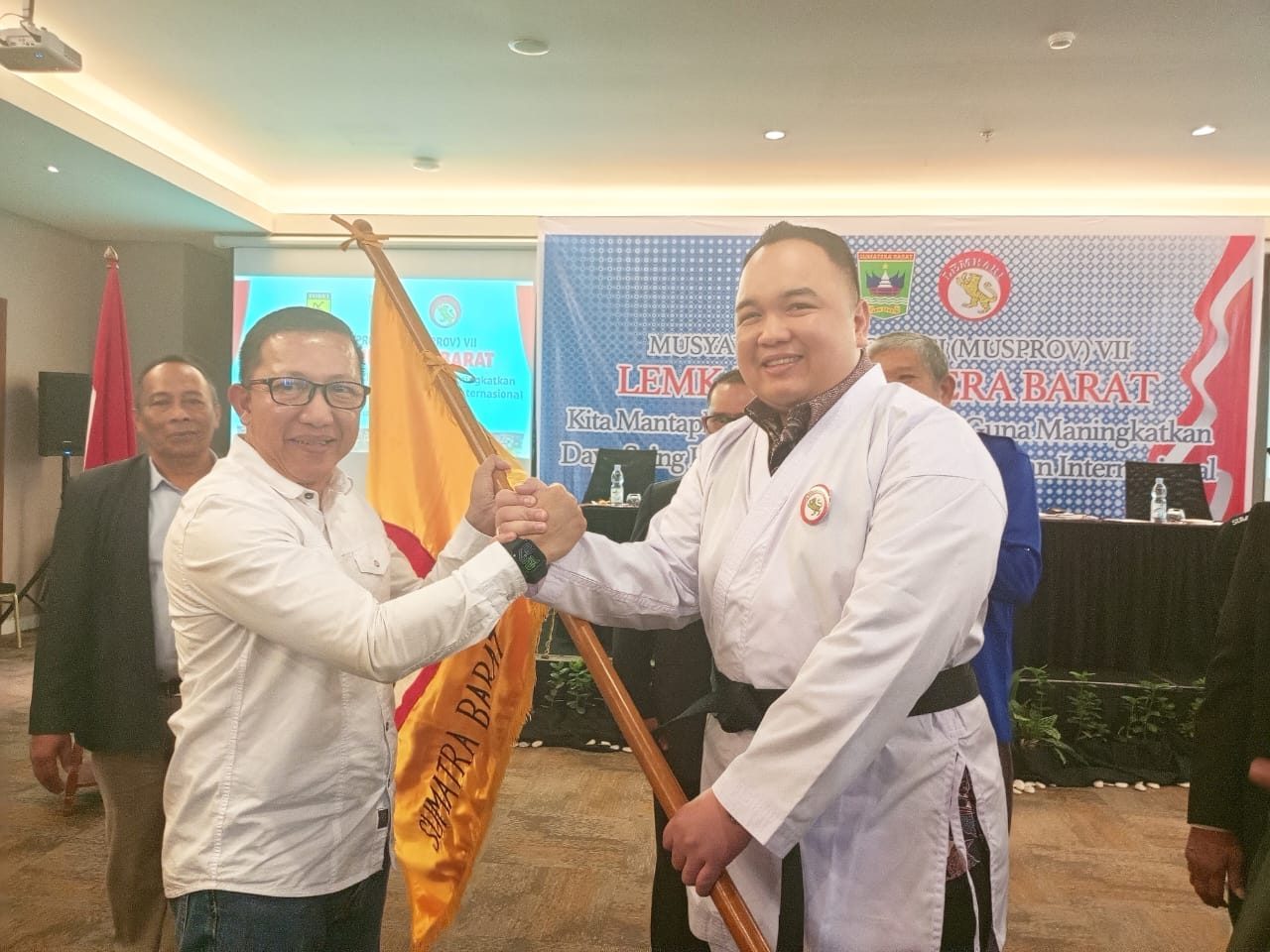 musprov-sukses,-nanda-satria-terpilih-aklamasi-ketua-lemkari-sumbar-2025-2030 musprov-sukses,-nanda-satria-terpilih-aklamasi-ketua-lemkari-sumbar-2025-2030