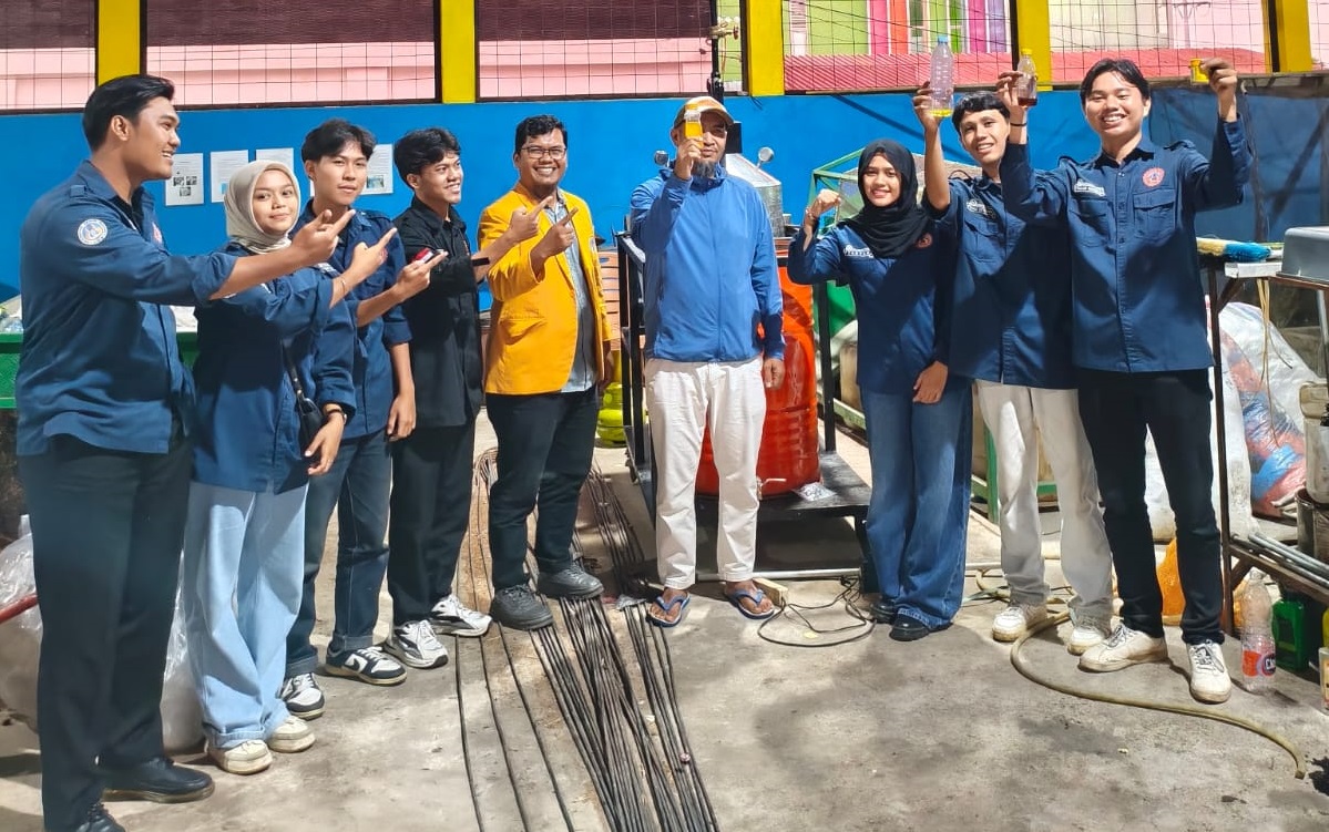 dosen-unp-kembangkan-alat-konversi-sampah-plastik-menjadi-bahan-bakar-minyak dosen-unp-kembangkan-alat-konversi-sampah-plastik-menjadi-bahan-bakar-minyak