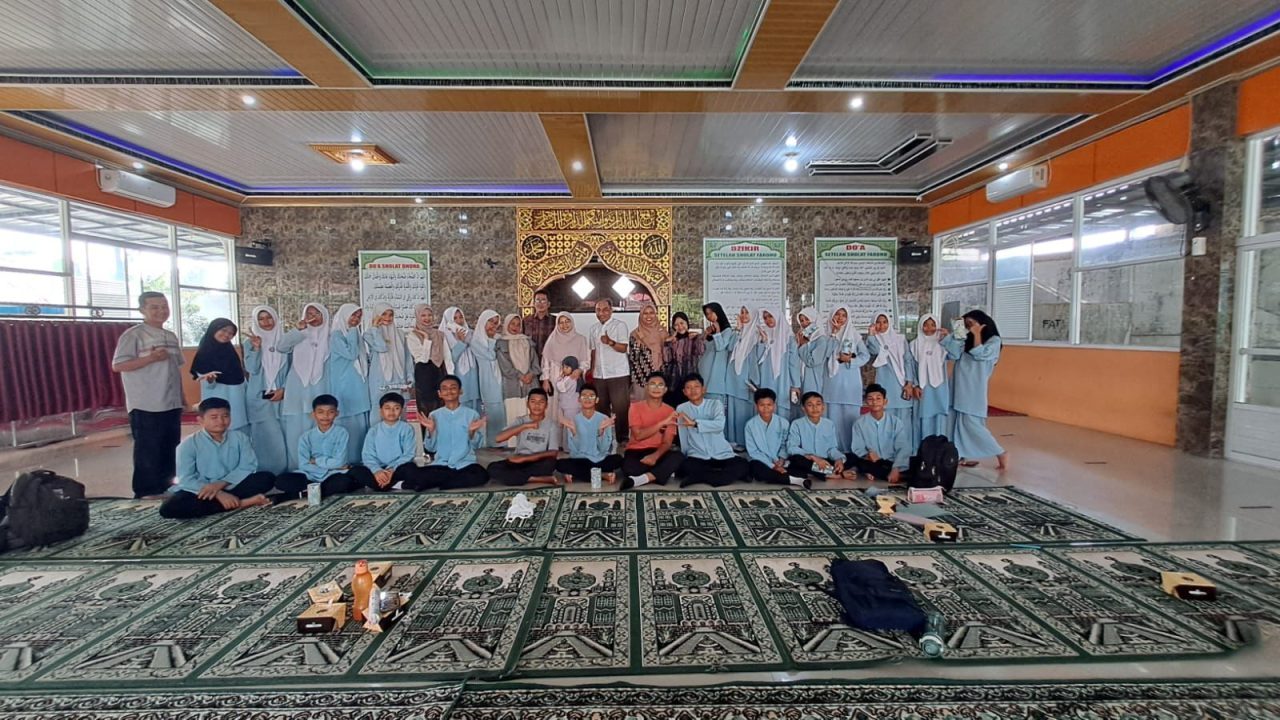 penguatan-civic-education-osis-smpn-31-padang,-membentuk-karakter-calon-pemimpin-demokratis-sejak-dini penguatan-civic-education-osis-smpn-31-padang,-membentuk-karakter-calon-pemimpin-demokratis-sejak-dini