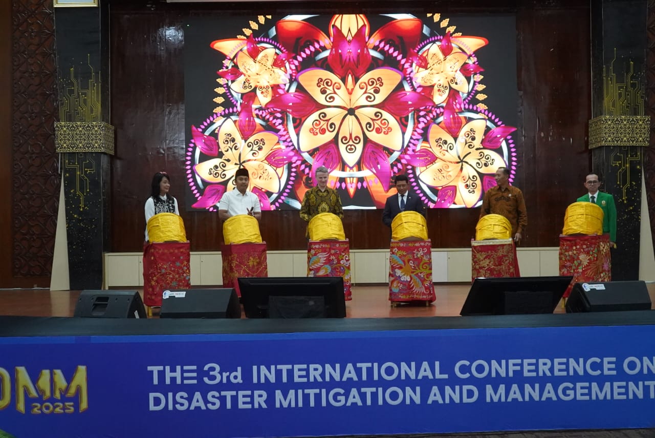 konferensi-internasional-mitigasi-dan-manajemen-bencana,-wagub-vasko:-semoga-berdampak-bagi-sumbar konferensi-internasional-mitigasi-dan-manajemen-bencana,-wagub-vasko:-semoga-berdampak-bagi-sumbar
