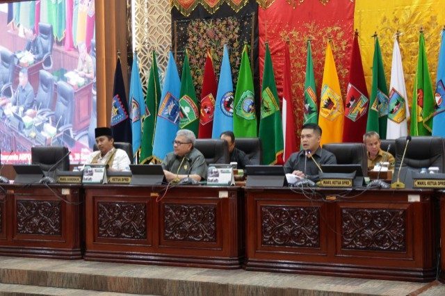 dprd-sumbar-gelar-paripurna-ranperda-apbd-2026,-alokasi-tkdd-turun-rp664,6-miliar