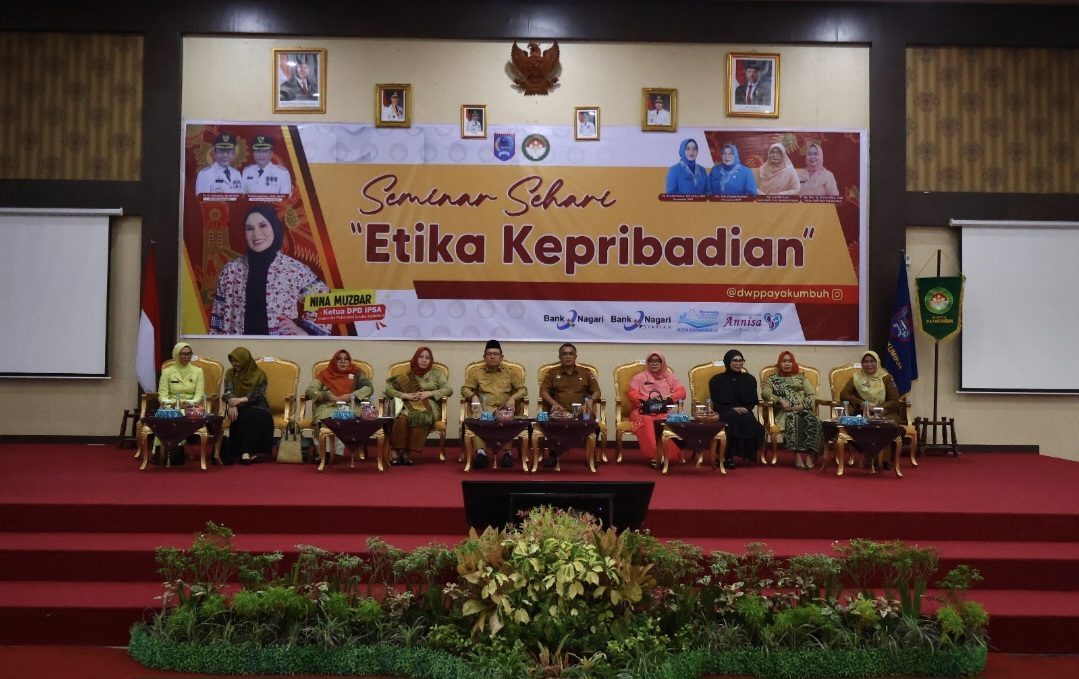 dharma-wanita-persatuan-kota-payakumbuh-gelar-seminar-sehari-“etika-kepribadian” dharma-wanita-persatuan-kota-payakumbuh-gelar-seminar-sehari-“etika-kepribadian”