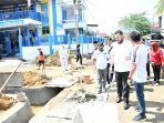 wako-fadly-amran-tinjau-rehabilitasi-drainase-di-kelurahan-padang-pasir