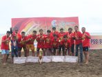turnamen-bola-pantai-sumbar-2025-berakhir,-pkps-pariaman-angkat-trofi-juara
